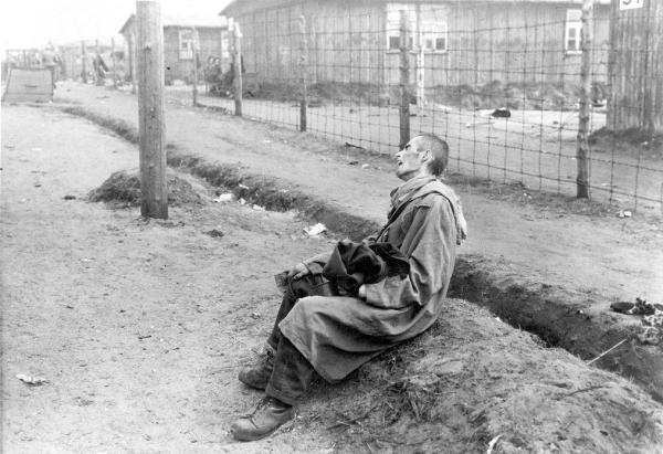  Bergen-Belsen 1945, sguardo di un’agonia