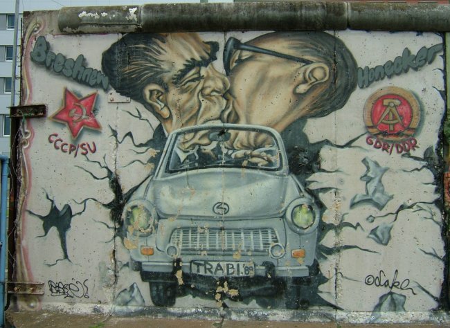 Murales contro la guerra e di lotta da tutto il mondo / Antiwar and Militant Murals Around the World