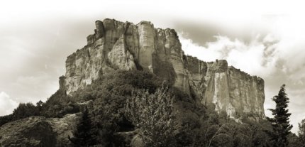 Montagna reggiana: La pietra di Bismantova.