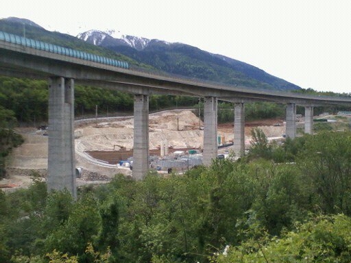 Maddalena di Val Susa: Il cantiere di Chiomonte. Foto di RV, 11 maggio 2014.