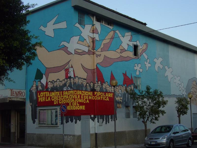 Murales contro la guerra e di lotta da tutto il mondo / Antiwar and Militant Murals Around the World